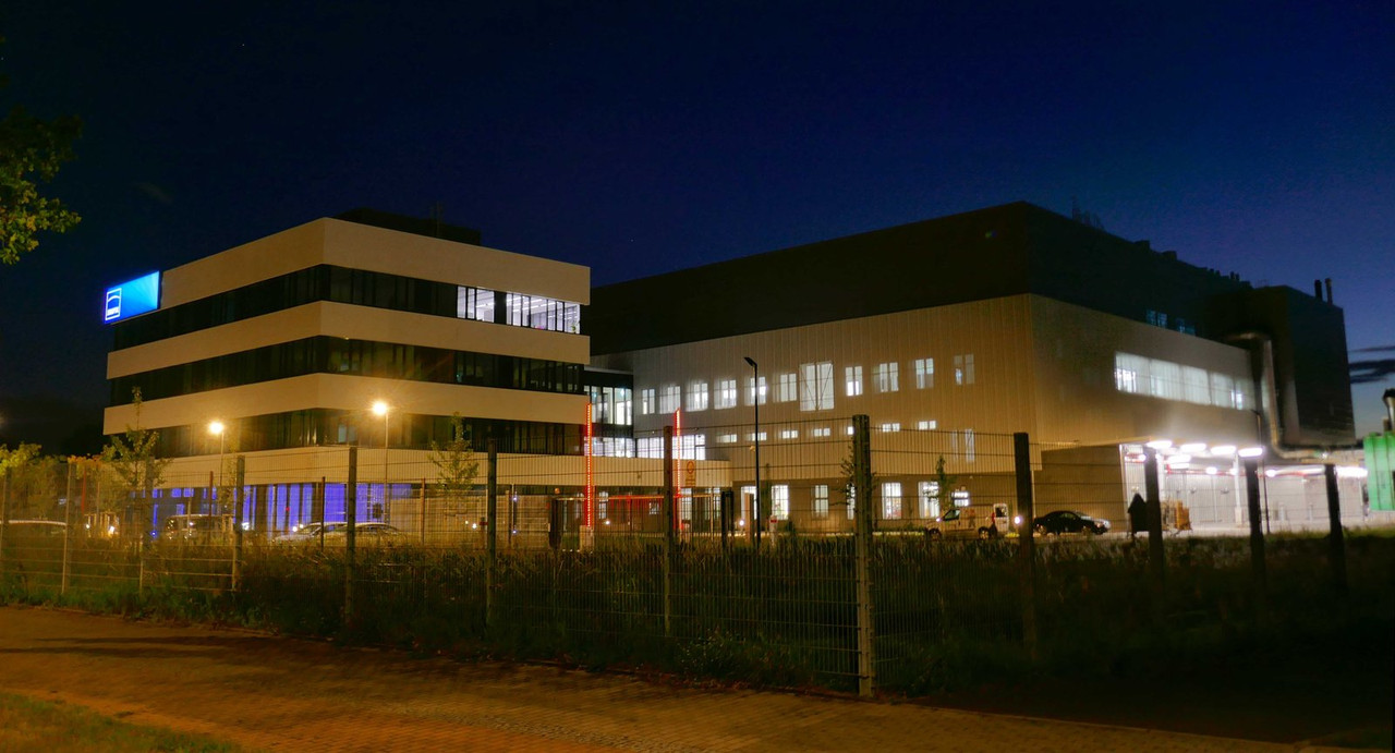 Bild: https://i.postimg.cc/GpYjdWMC/P1300774.jpg