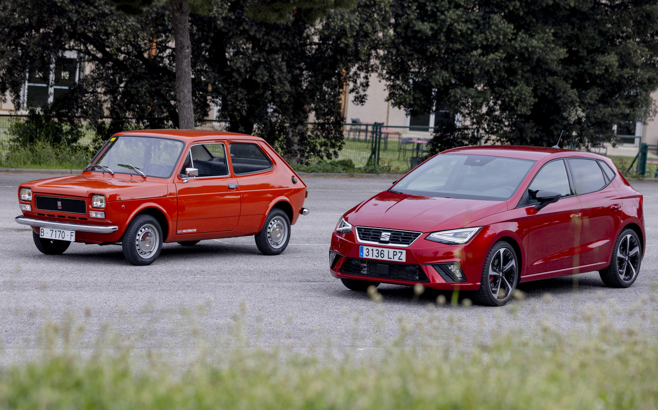 From-the-SEAT-127-to-the-Ibiza-50-years-of-driving-evolution_06_HQ