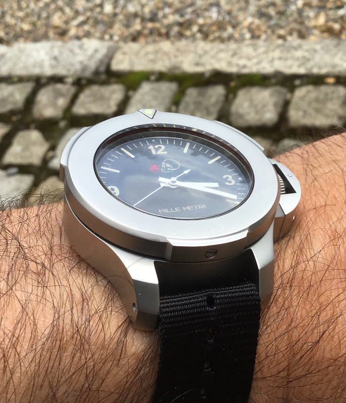 06DA6594-D777-40B0-88C9-6B003176A81F