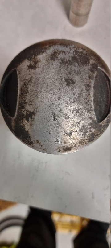911E piston1
