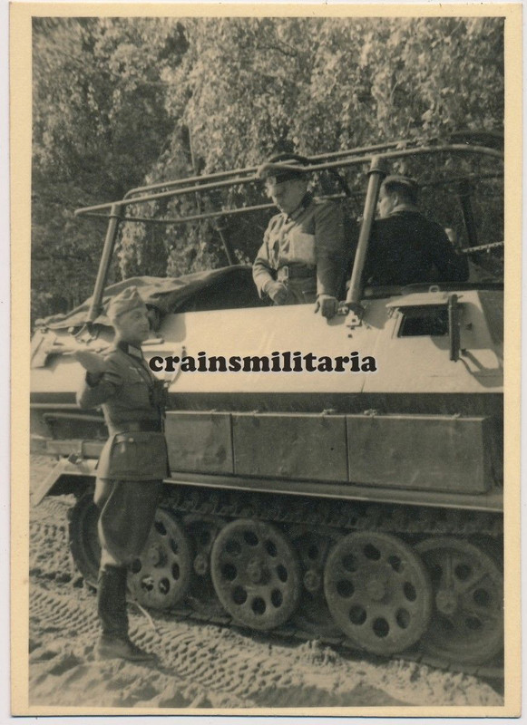 Orig. Foto General in SdKfz 251-6 Funk Panzerspähwagen in Russla