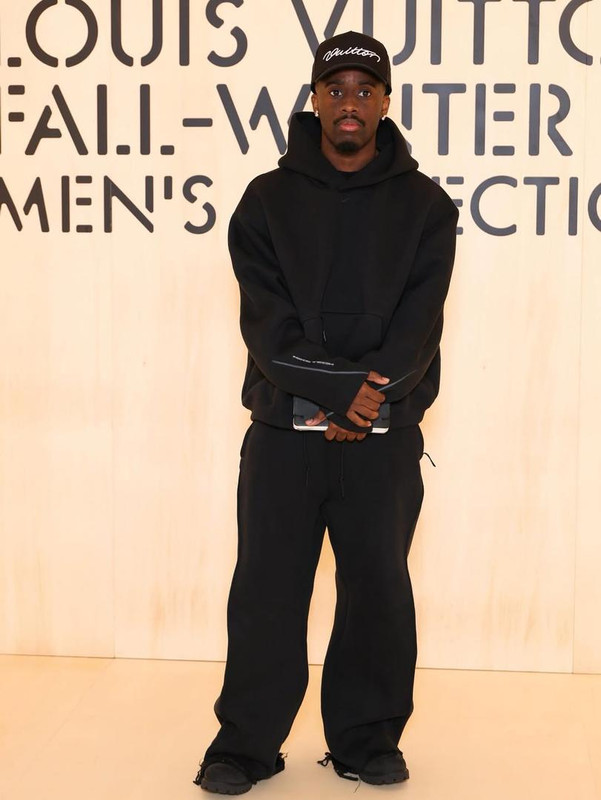 In_quella_che_è_ormai_diventata_una_tradizione_pharrell_ha_presentato_la_collezione_menswear_A_(2)