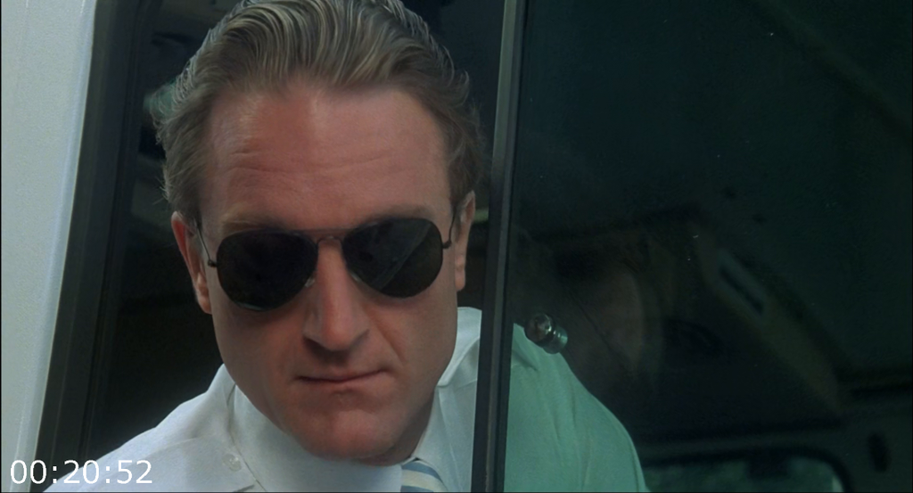 [Kép: The-Man-With-One-Red-Shoe-1985-1080p-WEB...BONE-F.png]