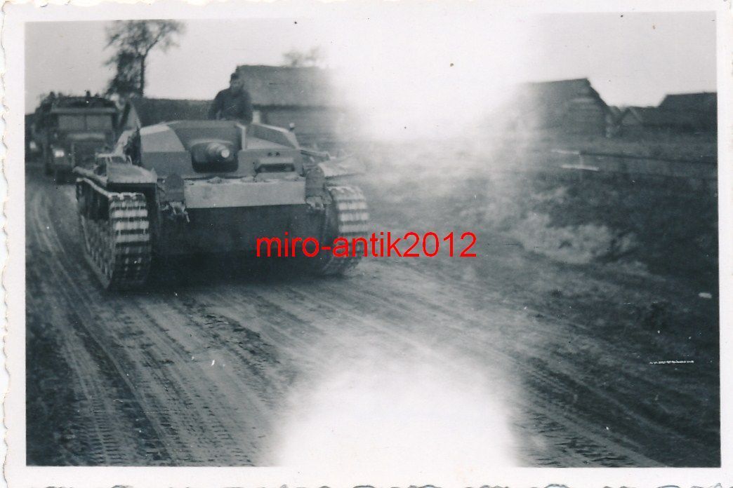 Sturmgeschütz vor der Dessna,1941, Russland,