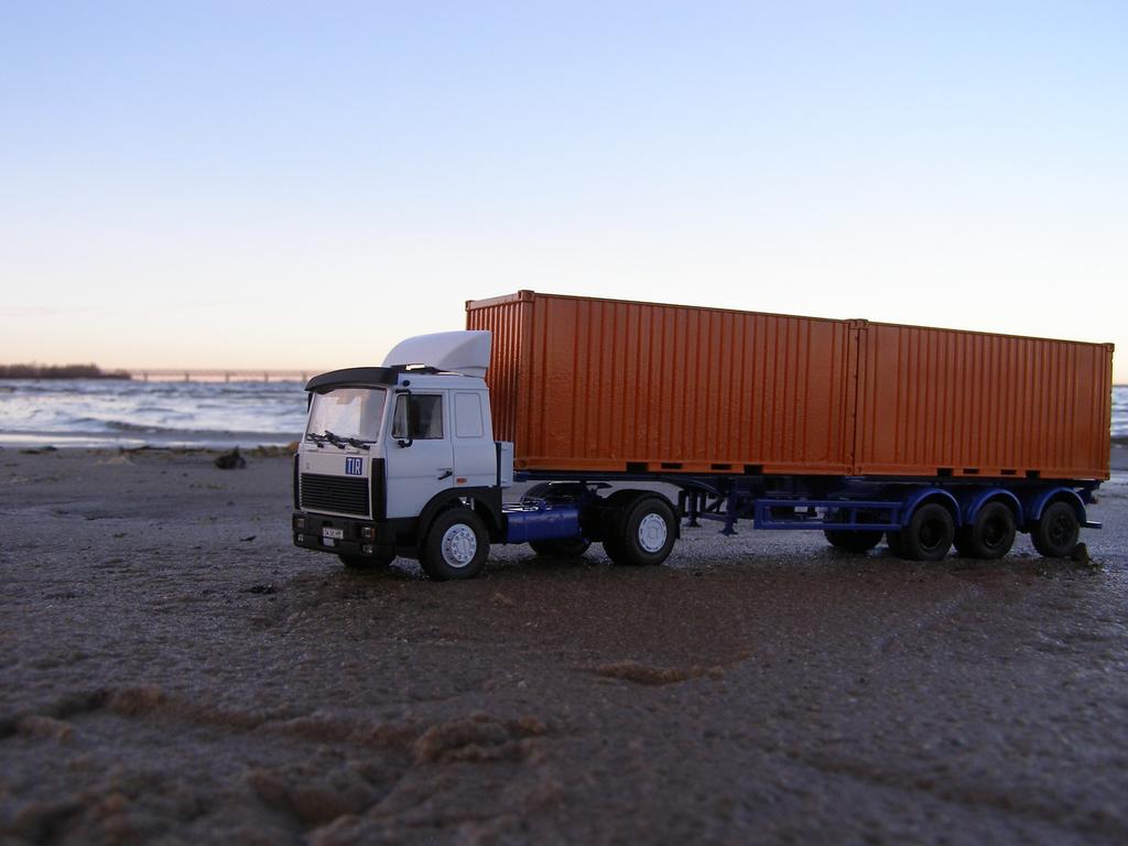 МАЗ 5432 контейнеровоз (18)