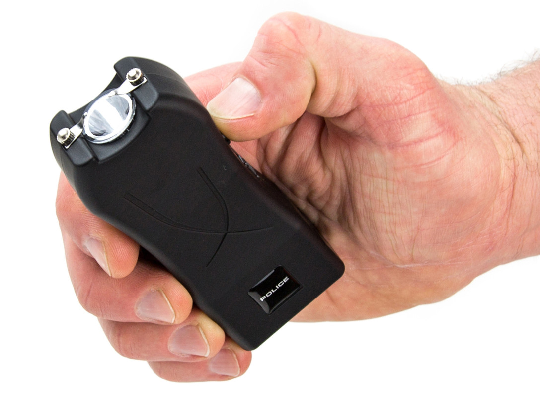 stun-gun-flashlight-taser-police-vipertek-tazer