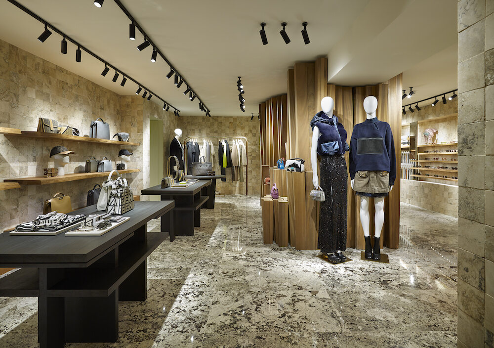 Fendi rinnova l'esclusiva boutique di Courchevel Fendi rinnova l'esclusiva boutique di Courchevel