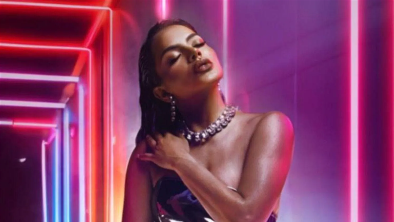 Samadhi Zendejas luce su sensualidad en la presentación de “Vuelve a mí”