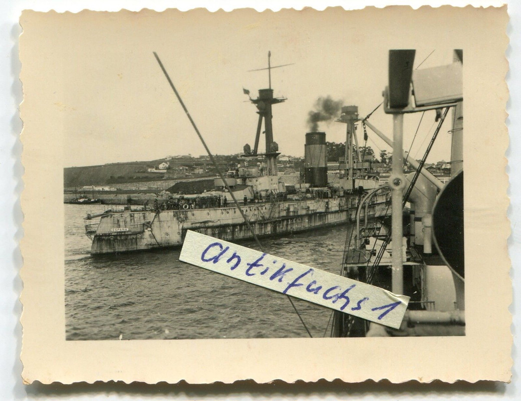 Kriegsschiff Espana vor versenkung beim Bürgerkr