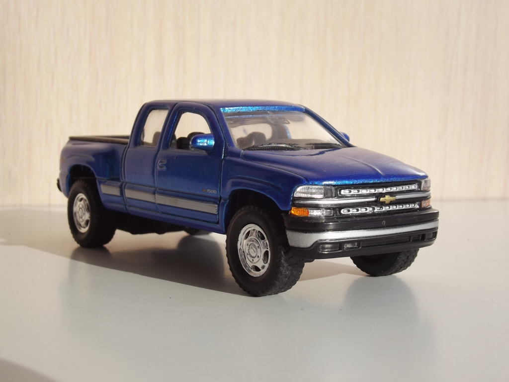 Chevrolet Silverado - 2