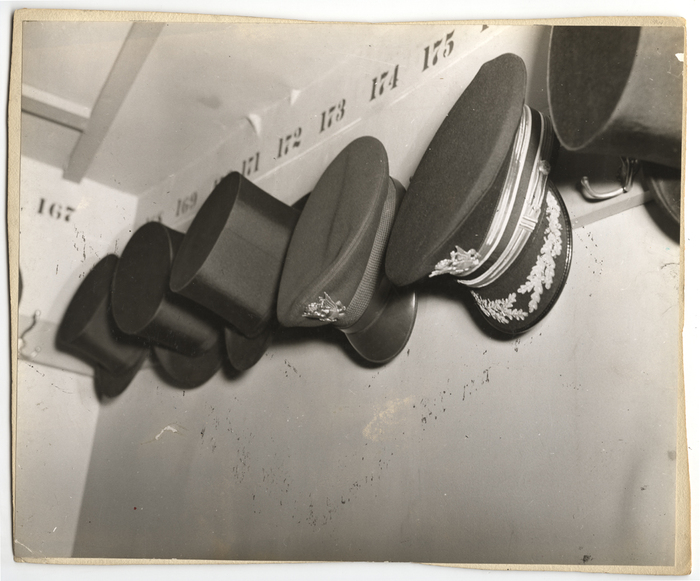 weegee-1060-1993-462167-displaysize