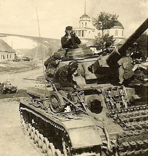 German Pzkw.IV Panzer Tank Kompanie Passing Russian Church in Village! (3)