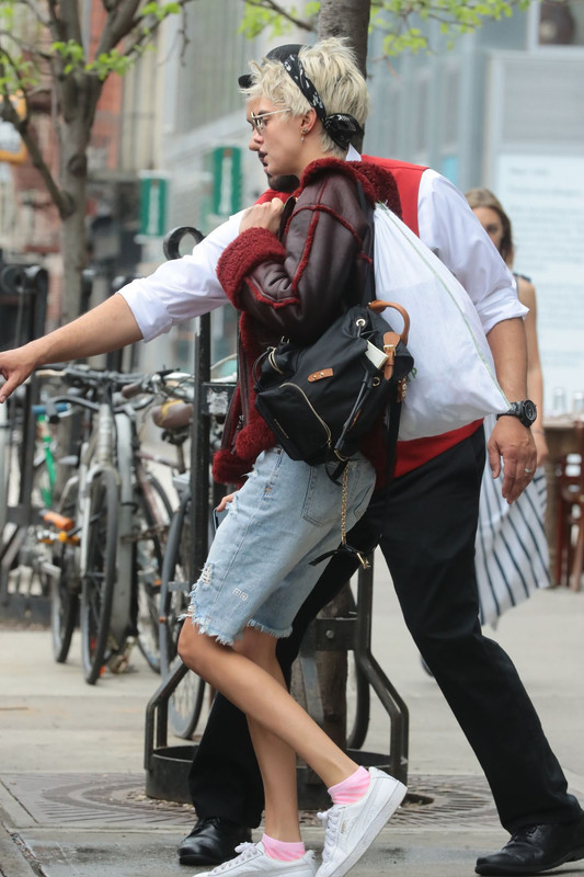 cara-delevingne-out-in-new-york-05-04-2018-1