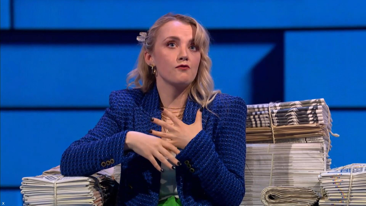 Evanna Lynch 041121.mp4_snapshot_10.18_[2021.11.04_23.57.04]