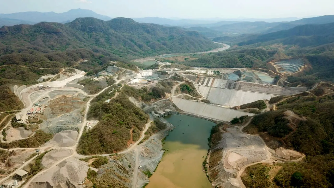 AMLO cumple promesa de campaña: inaugura presa Santa María en Sinaloa