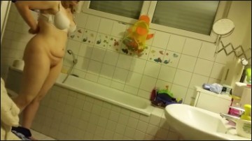 [Image: Voyeur11535083057.jpg]