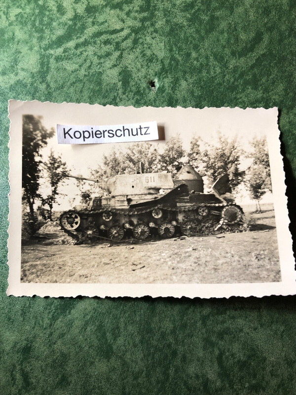 Altes Foto-Zerstörter Panzer-Tank-Turmnummer 611