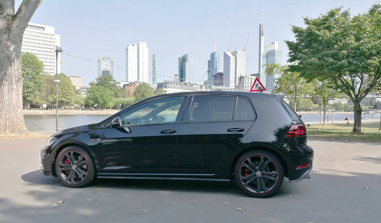 41356976_2252521951634312_1799079792188850176_o