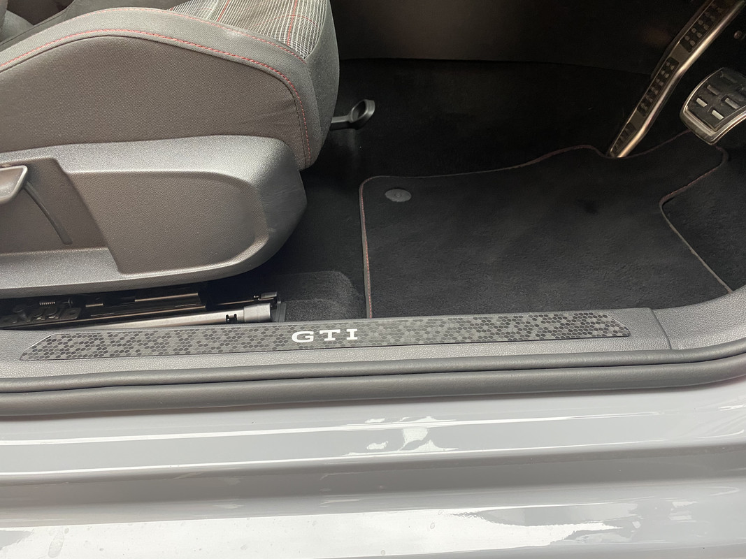 E24D506E-5D4E-4754-AE1E-513E5A18D78E