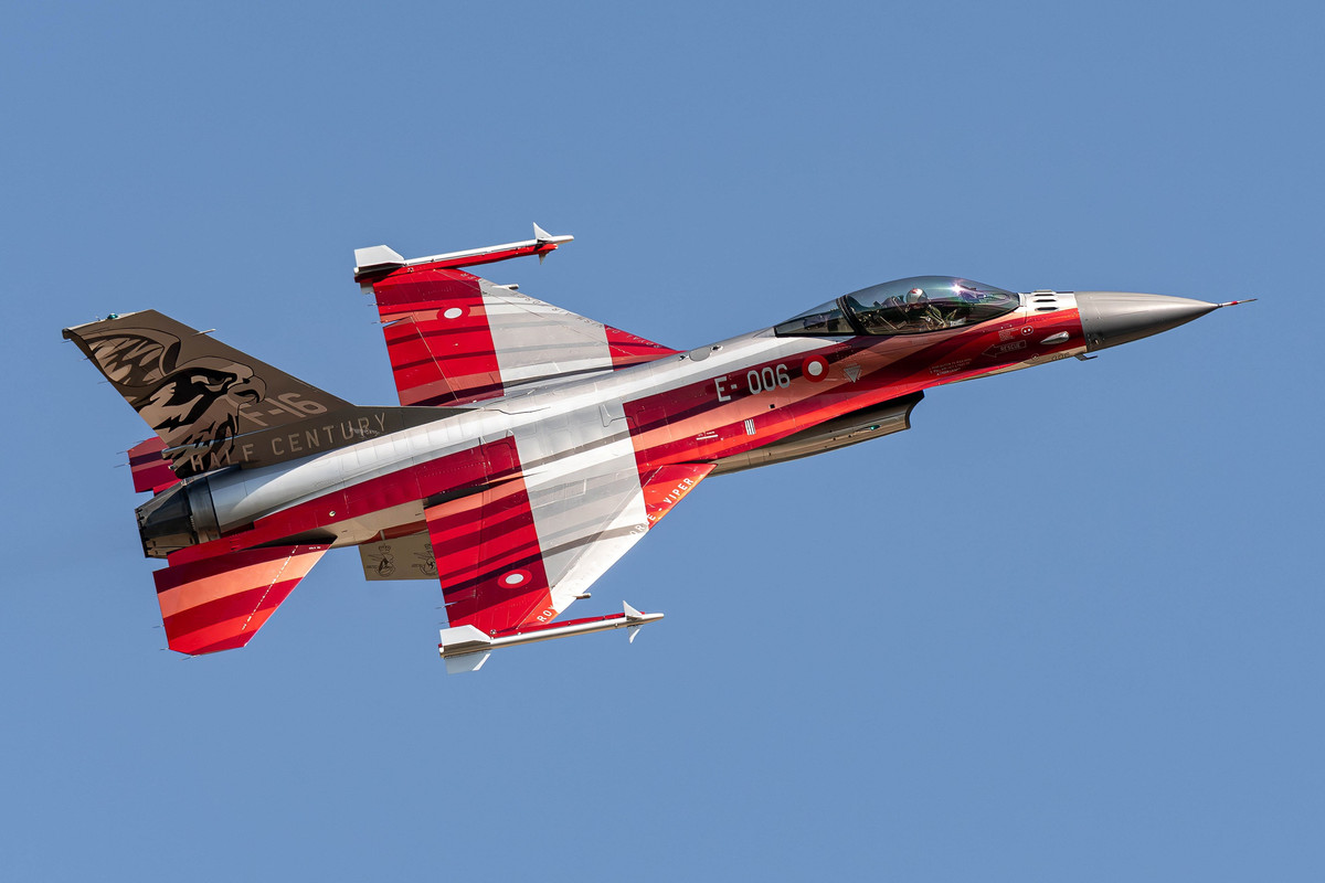 Danish Air Force F-16 Solo Display