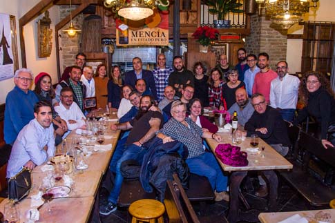 Foto de Familia undécimo encuentro de Plumillas Bercianos