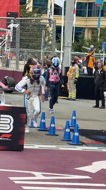 F1-1969751452424798435.gif