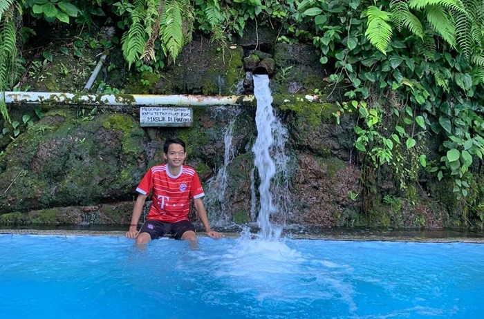Pengunjung menikmati wisata Pancor Datok di Aikdewa, Pringgasela, Kabupaten Lombok Timur, Nusa Tenggara Barat.
