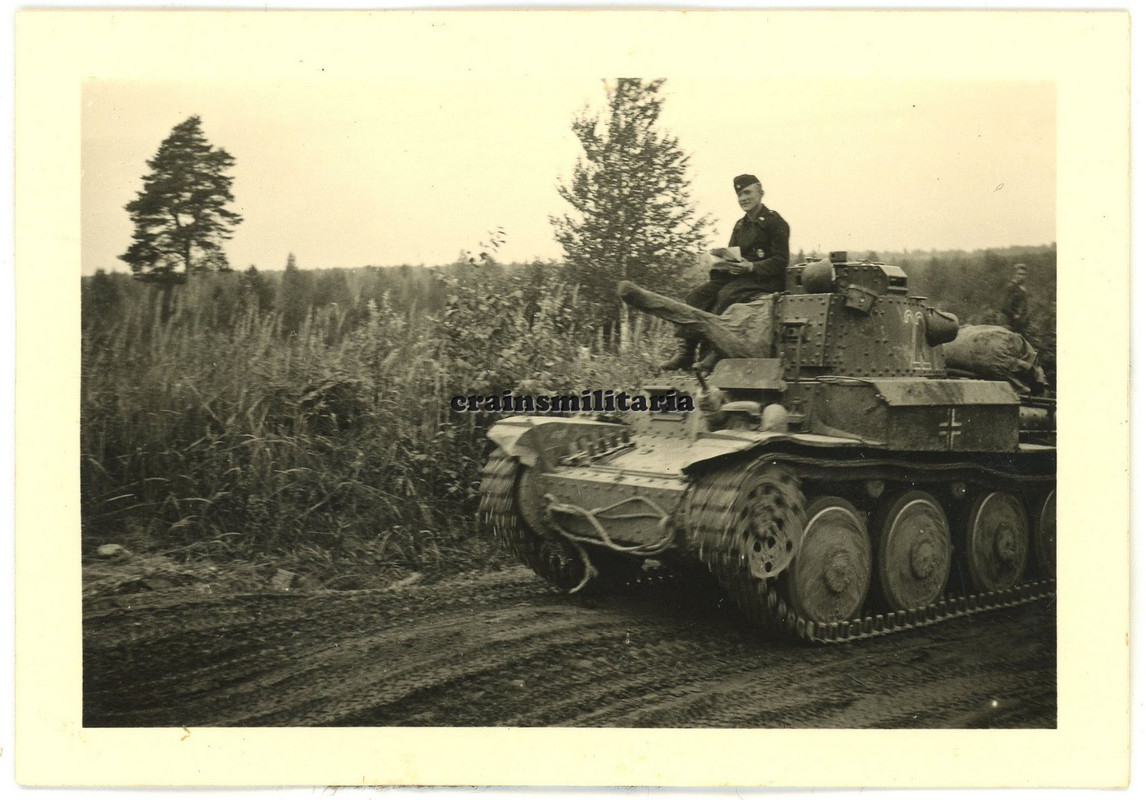 Orig. Foto Tschechien Beute Panzer 38 (t) Tank in Litauen Lettland Russland 1941