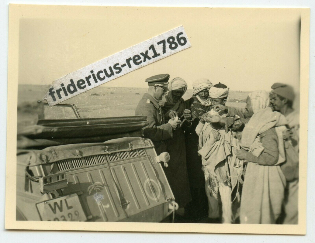 Foto WH Nord Afrika DAK VW Kübelwagen 82 mit einheimischen Kennung