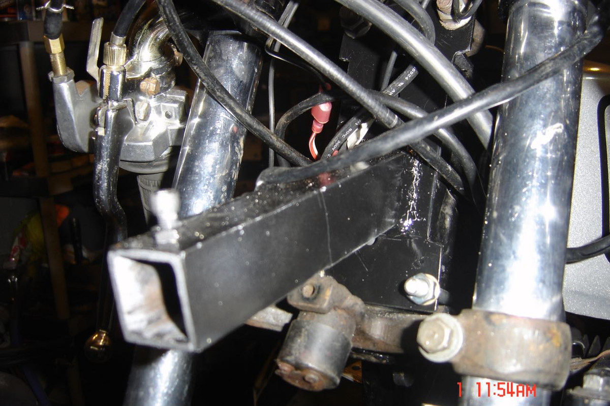 Fairing mount (1)