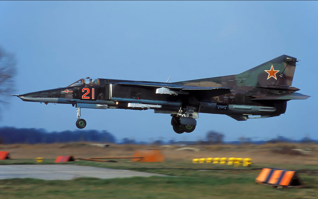 296 APIB Mig-27M 21 Red_83712538600 (6)