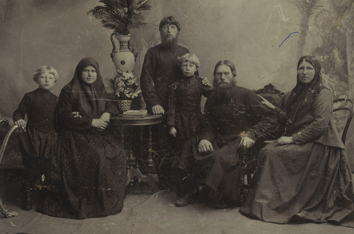 Семья Смирновых – старообрядцев из Александровки. 1910-е гг Муром