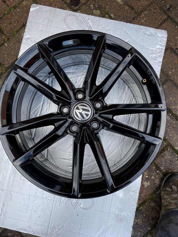 4CC10A75-1729-4348-AFDC-CCCAF1473774