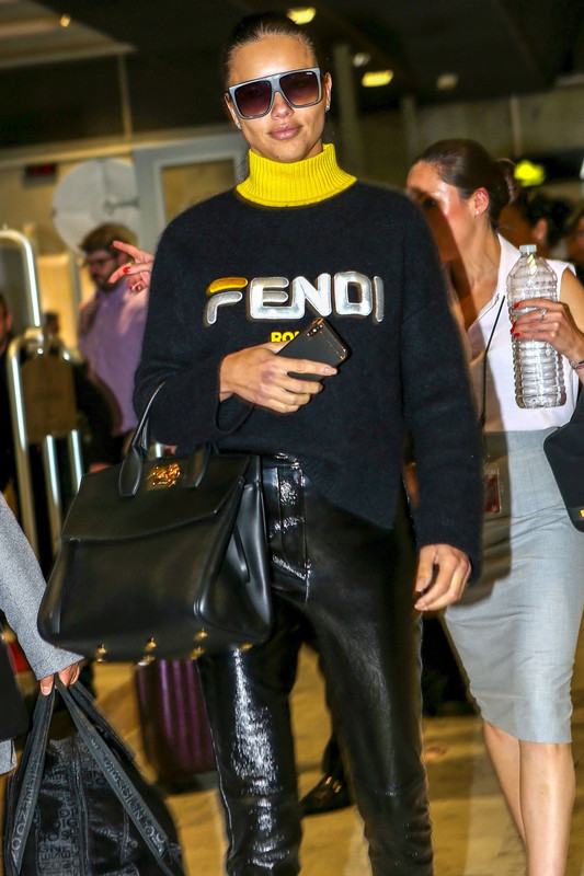adriana-lima-arrives-at-nice-airport-05-15-2018-7
