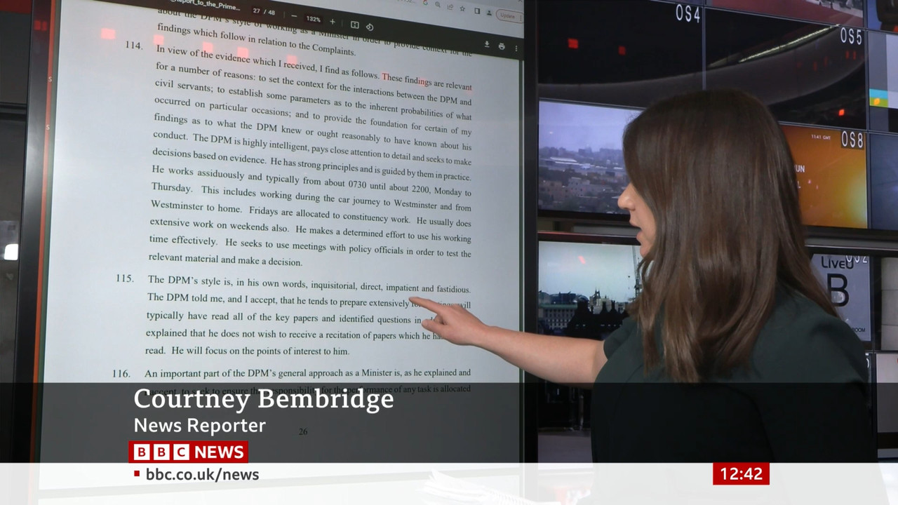 04.21 - 12.00.00 - BBC News. The latest news from the BBC. [S]..ts_snapshot_00.43.09.203