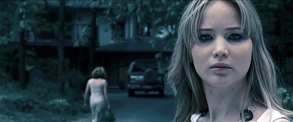 House at the End of the Street adalah film thriller psikologis Amerika 2012 yang disutradarai oleh Mark Tonderai yang dibintangi Jennifer Lawrence .