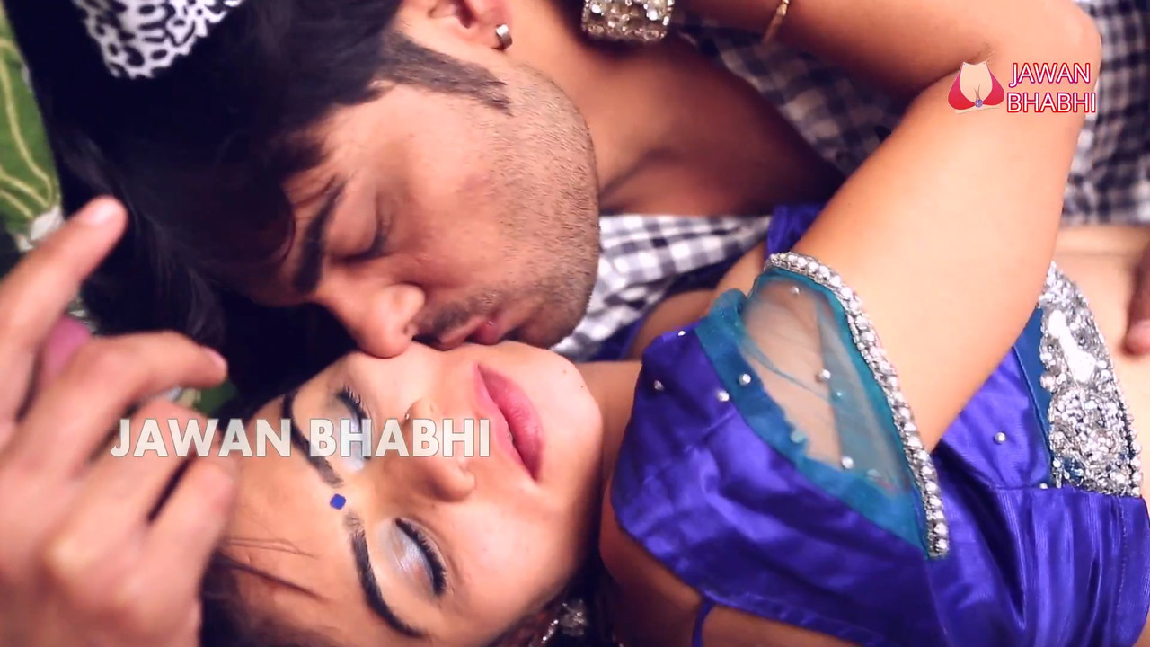 Garam Bhabhi Ki Bra Utari Tailor Ne.mp4_snapshot_04.49_[2021.09.25_15.52.24]