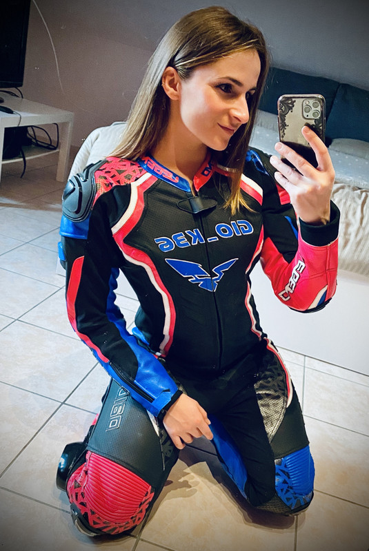 5CBA45AA-7736-43A9-888B-080AAEA264C6