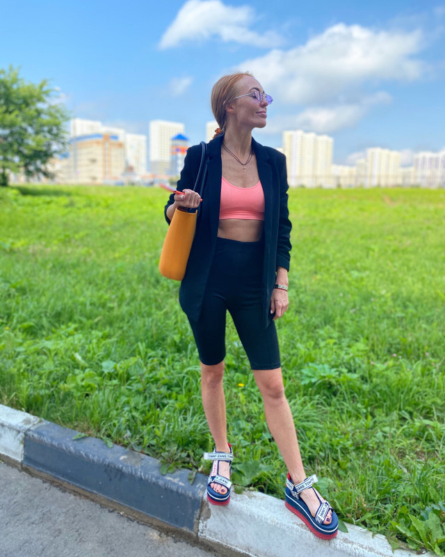 19D4C8D6-0C44-4934-9D90-093FB1EE4D87