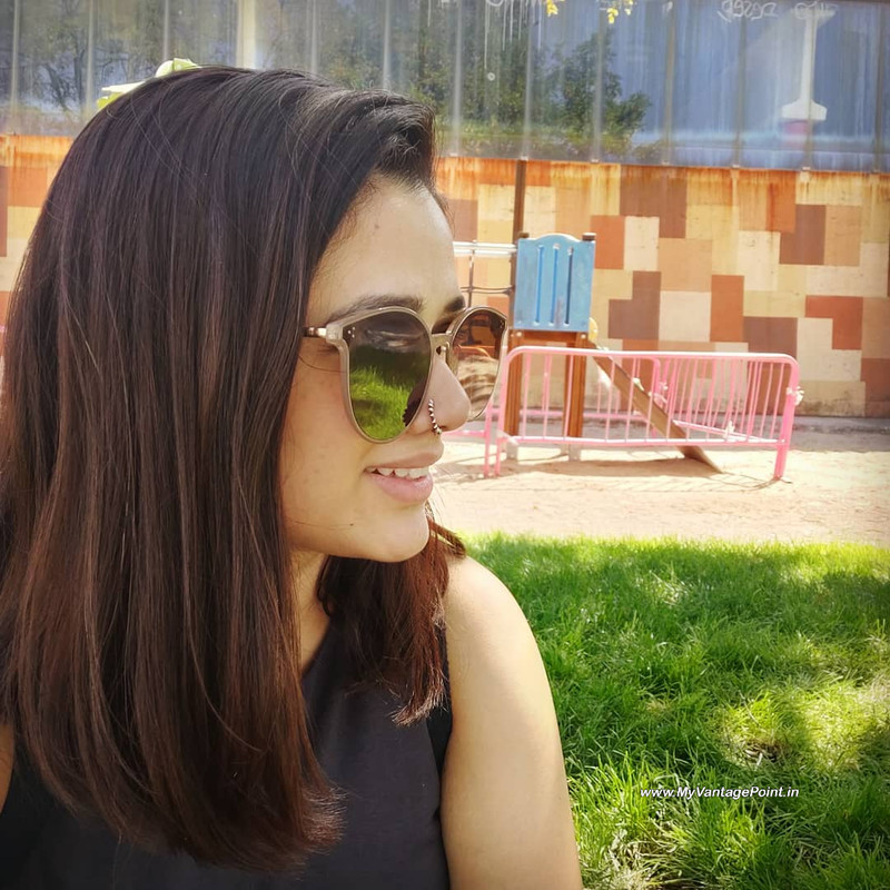 2-Girija-Oak-Godbole-Hot-Photos-HD-Mobile-Wallpaper-In-Western-Outfits-My-Vantage-Point