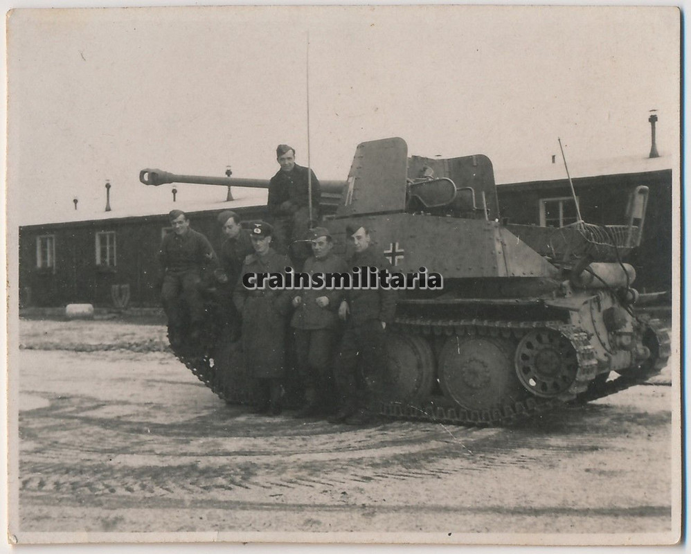 Orig. Foto Soldaten mit Panzerjäger Marder III S