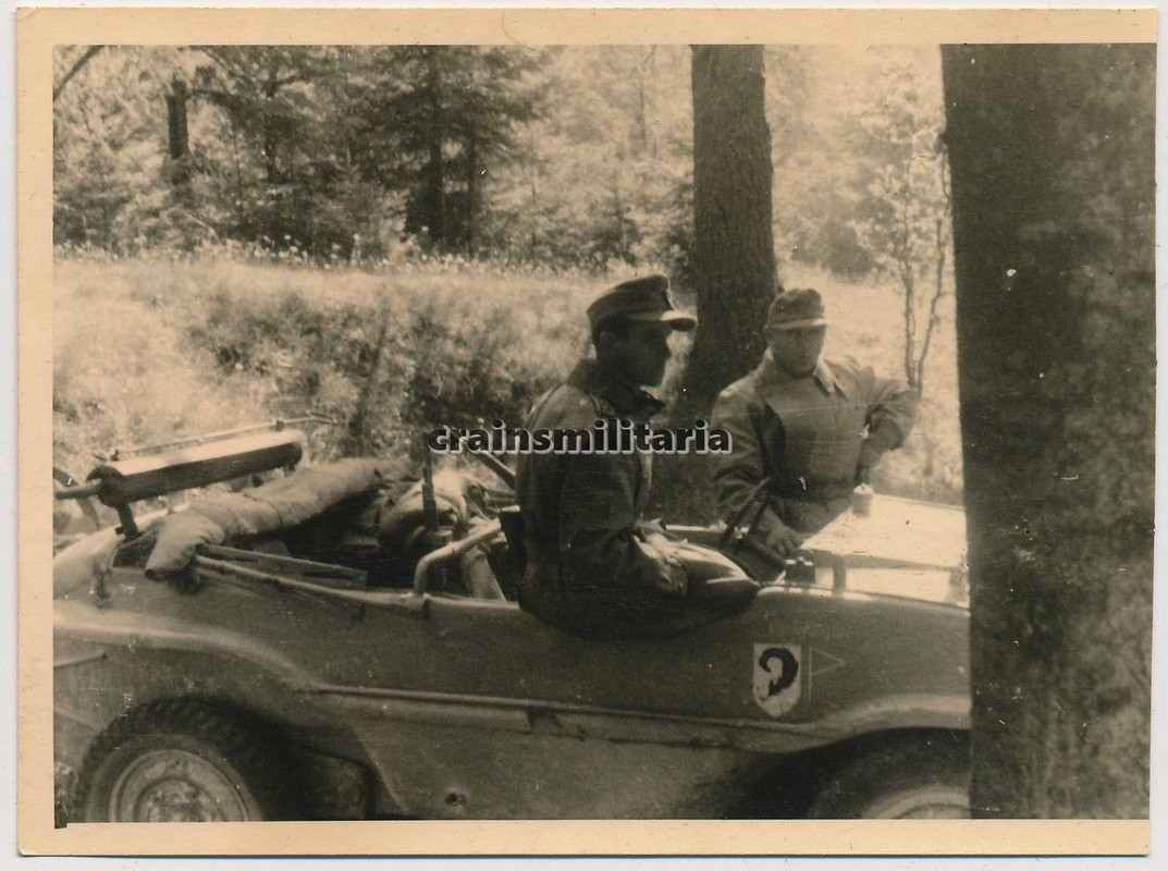 Orig. Foto Jäger mit SCHWIMMWAGEN Kübelwagen 166
