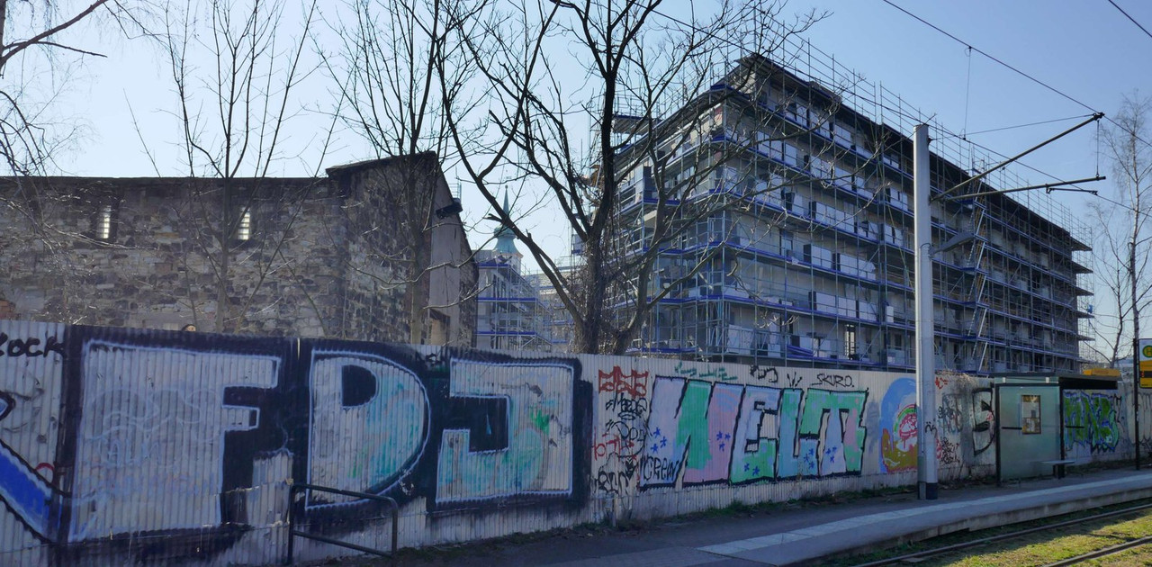 Bild: https://i.postimg.cc/GtQ30nSH/P1260644.jpg