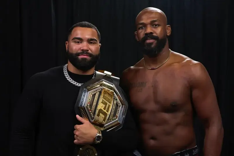 Джо Роугън нареди Гейбъл Стивисън до Том Аспинал, Сирил Ган и Джон Джоунс