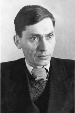 1-Komarov-Petr-Stepanovic-1911-1949