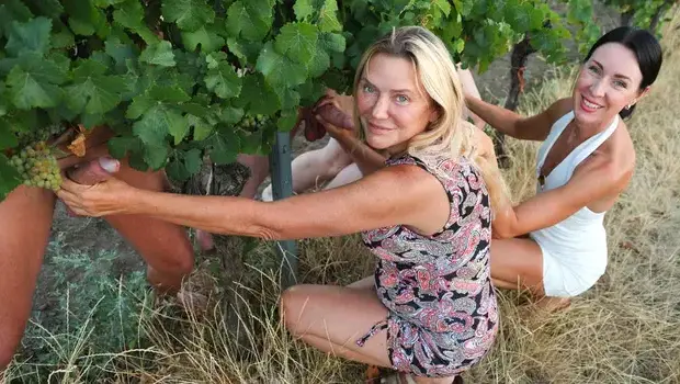 Mya Evans & Linda Caprice – Public cumming at a vineyard