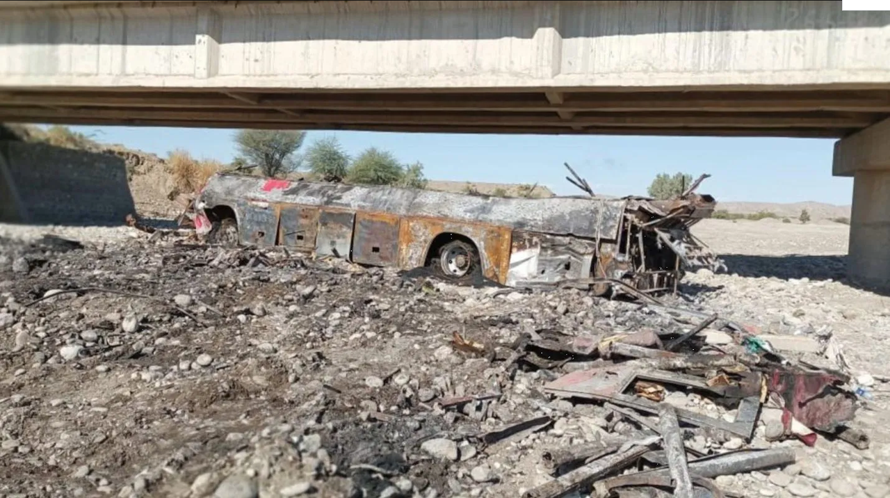 Pakistán: Accidente dejó más de 50 muertos en un autobús