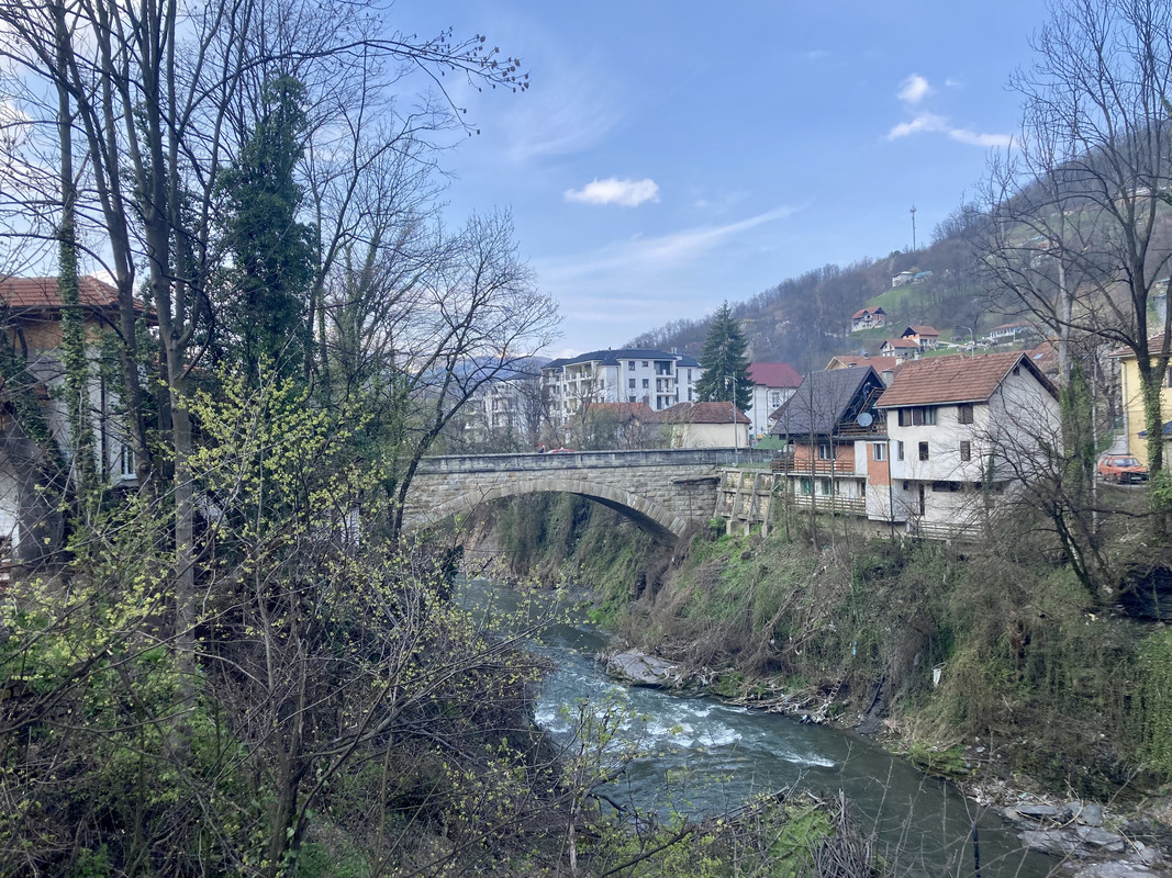 16831962-981A-4BB6-9B2A-6A036F42FF96