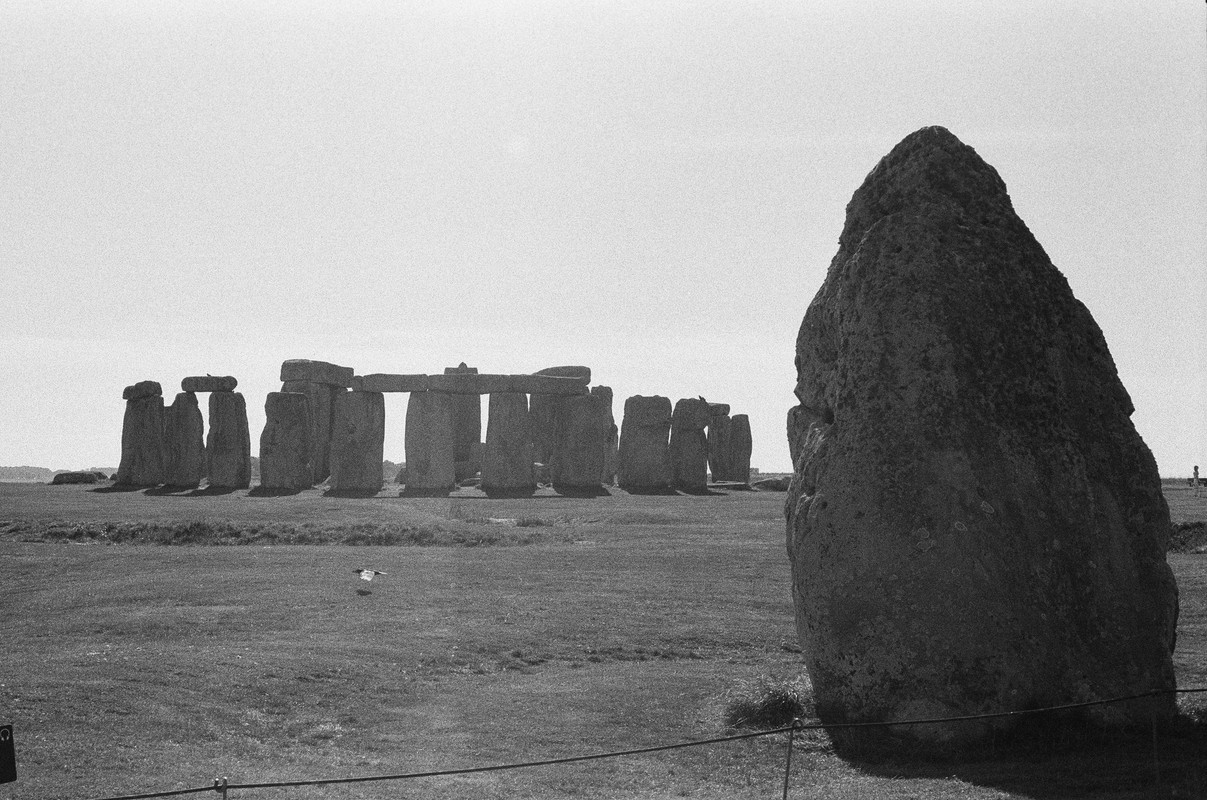 
							Stonehenge Travel