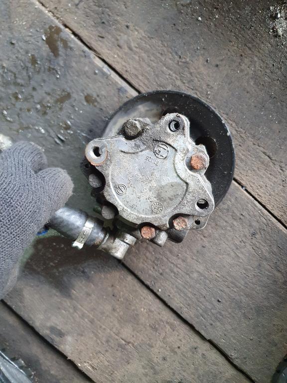 Насос гидроусилителя руля